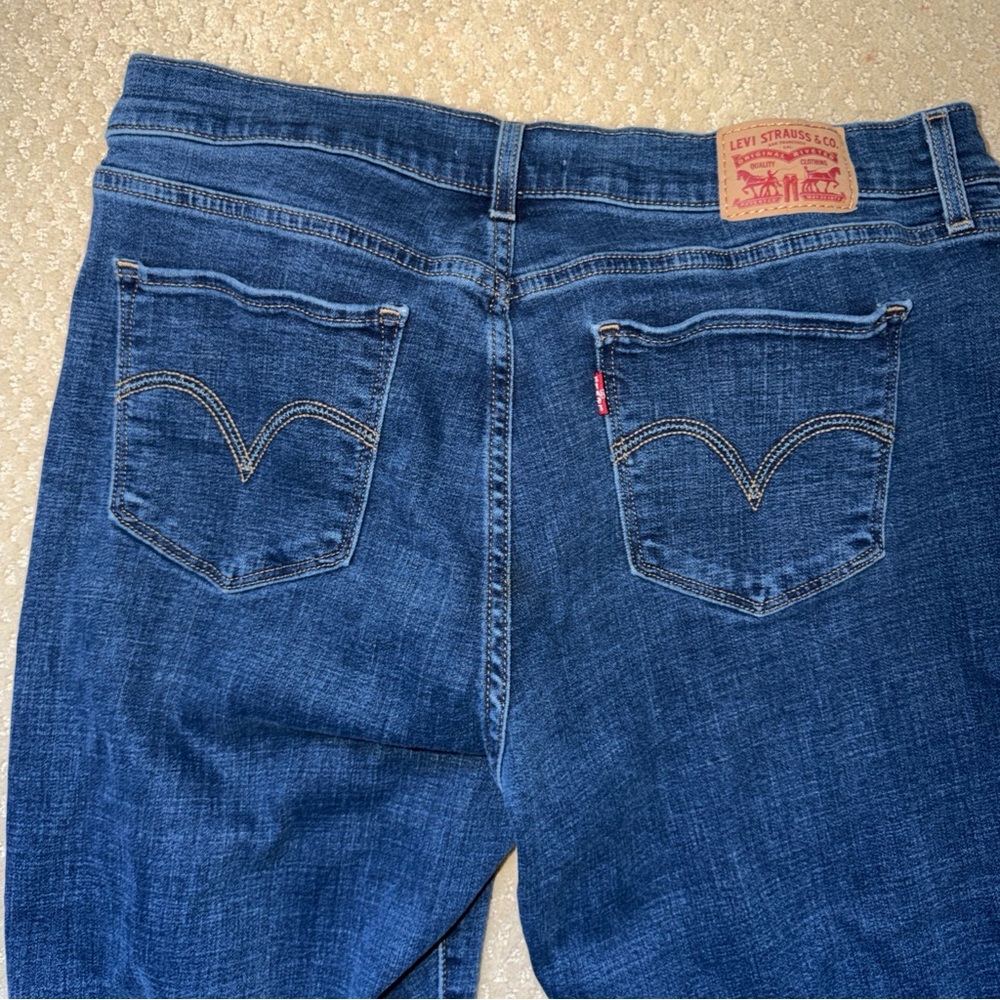 Levi's Women's Dark Blue Straight Leg Jeans “Classic Straight Size 12” - Picture 6 of 6